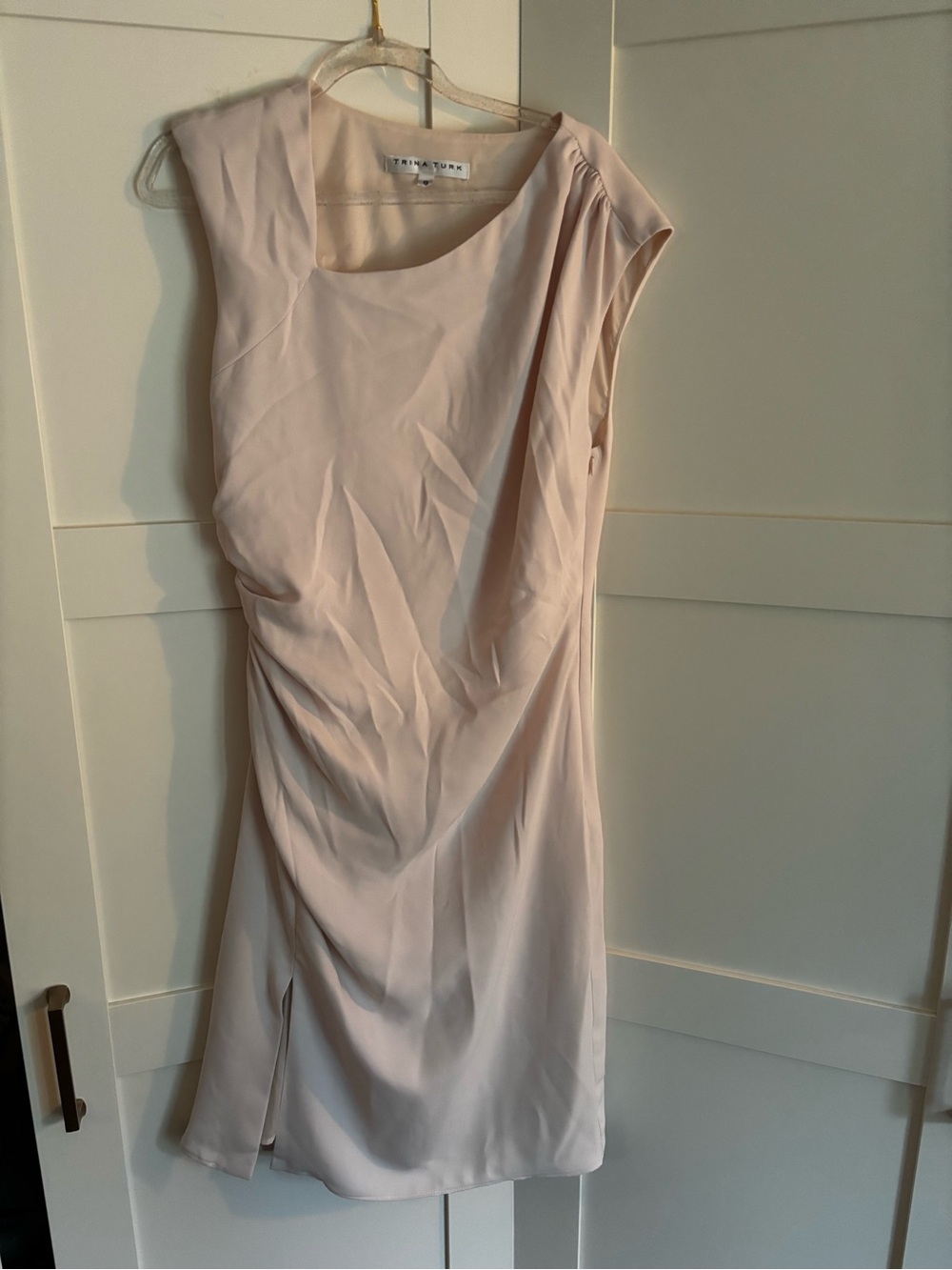 Trina Turk Sleeveless Draped Ruched Sheath Dress in Blush Ivory Size 8